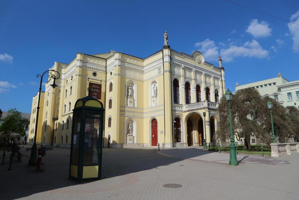 Gabica Apartman Debreczyn Zewnętrze zdjęcie